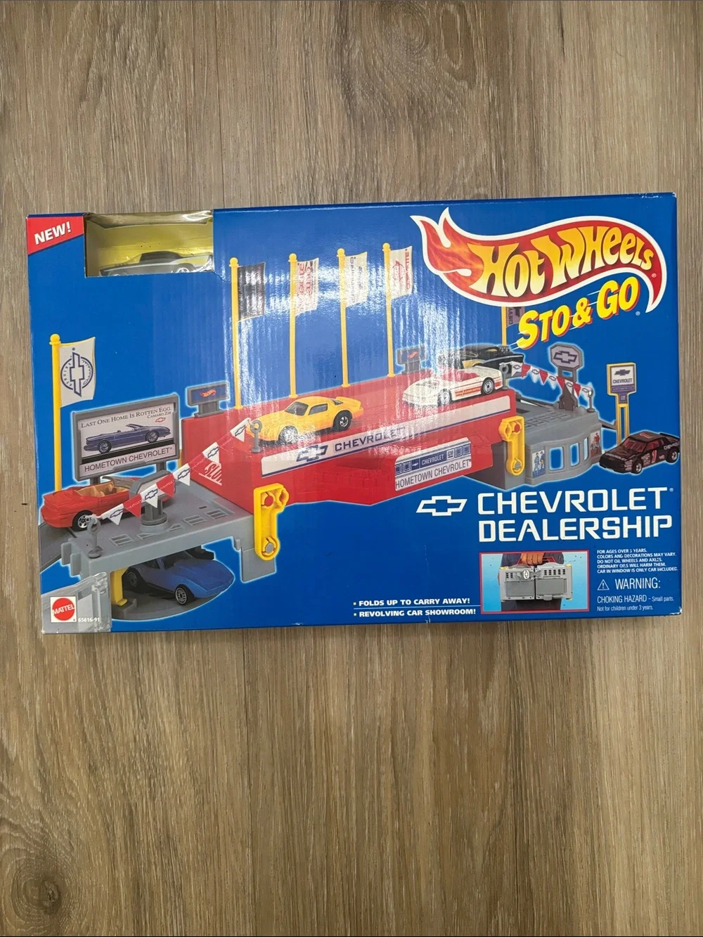 Vintage Hot Wheels Car Dealership w/ Chevy 1:64 Die-Cast 1995 Sto & Go NIB